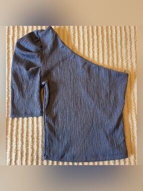 Dynamite One-Shoulder Ribbed Top in Deep Navy
